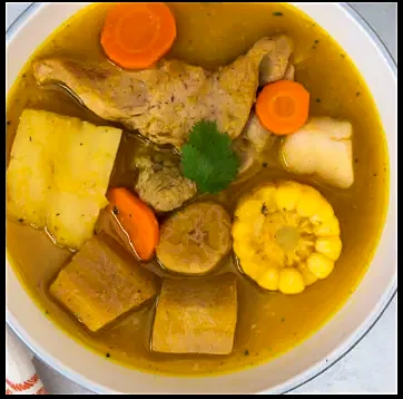 Sancocho amb blat de moro i mandioca